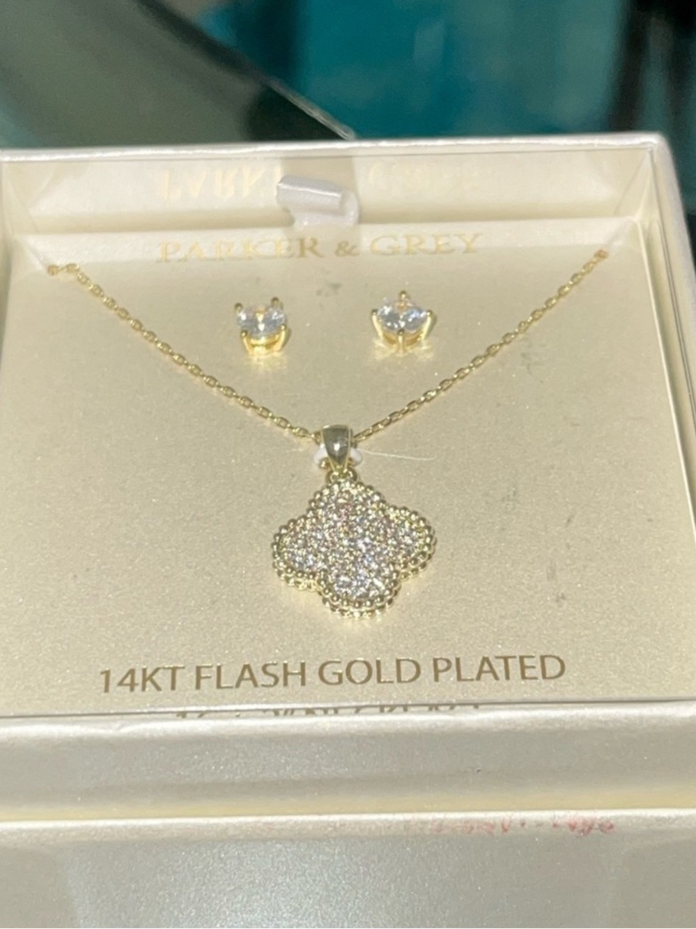 Dainty Clover Necklace & Earrings - Picture 3 of 6